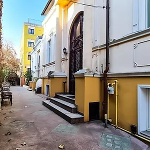 Vandrerhjem 5 Stars High Bukarest
